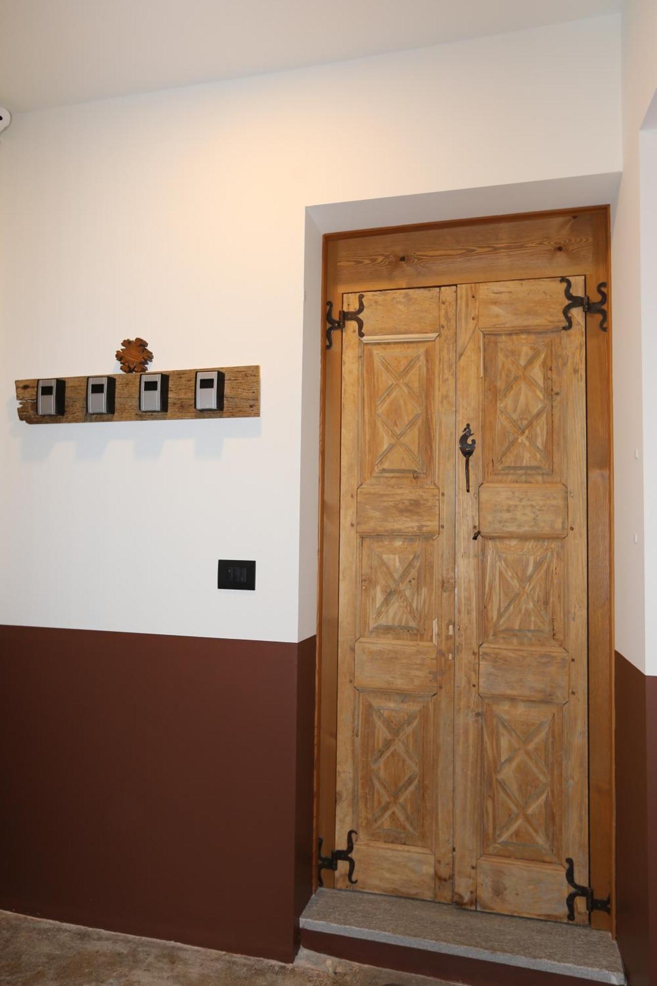 L'Abri En Ville - Parcheggio Privato A 100 Mt Ed Accesso Con Auto Nell'Area Pedonale Aosta Esterno foto
